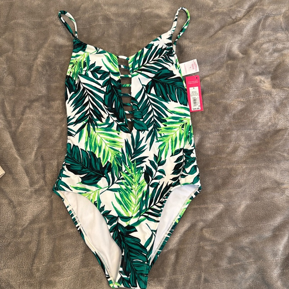 Target women’s swimsuit - size small